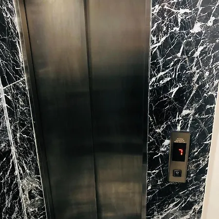 מלון Continental *